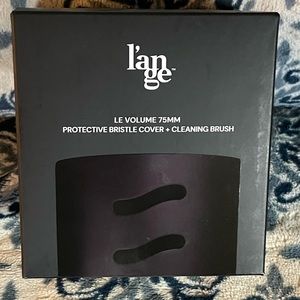 Lange Le Volume bristle cover and cleaning brush